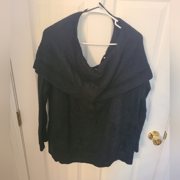 Size 3X F2F Black Off Shoulder Rhinestone and Pearl Black Sweater - Picture 6 of 6